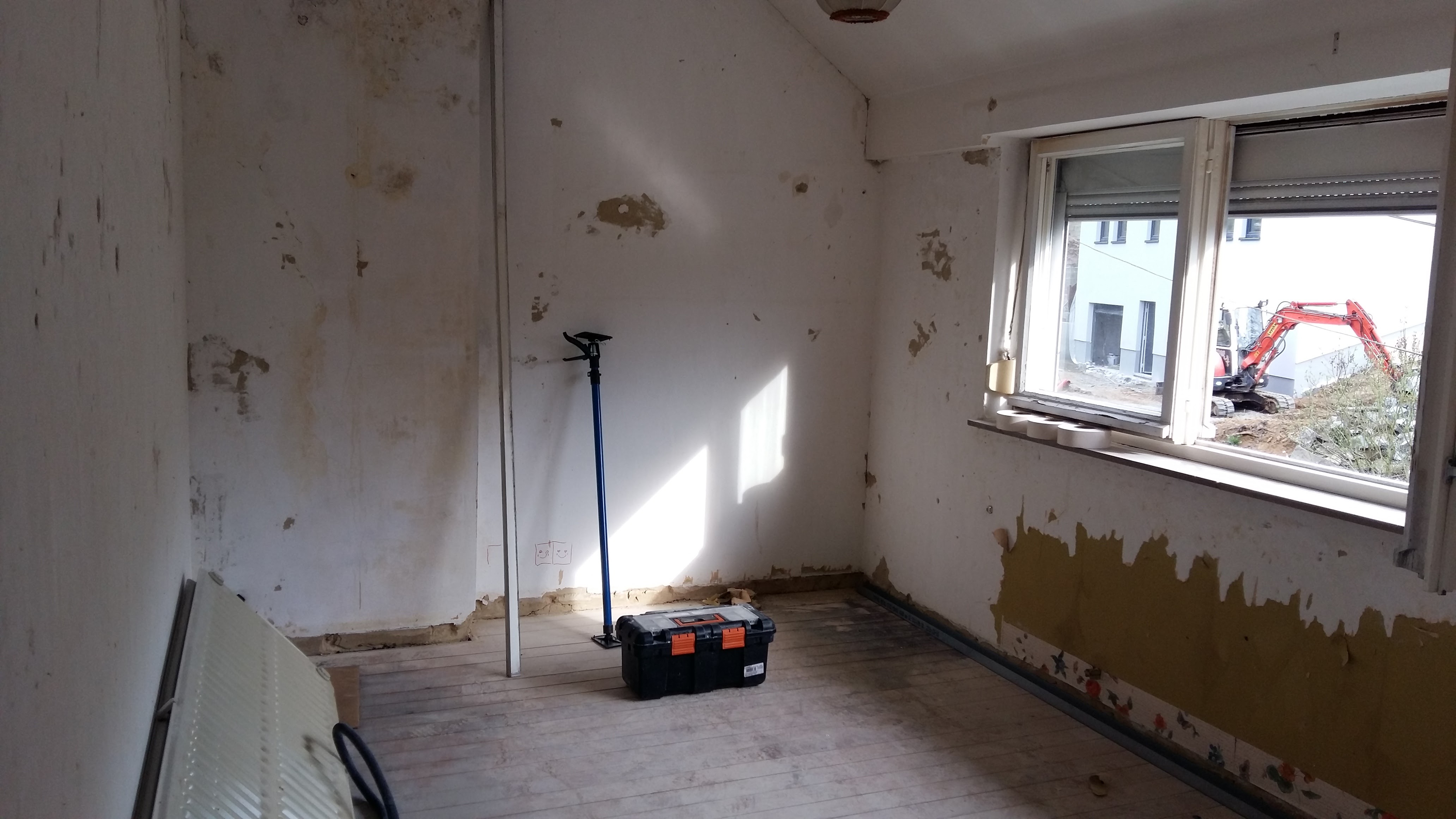 Cuisine avant renovation piece videe - renovation IDGS Constructions